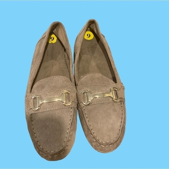 Cynthia Rowley Tan Suede Driving Shoes - Picture 11 of 11
